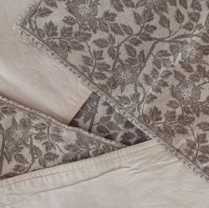 Tapistry placemats (5)